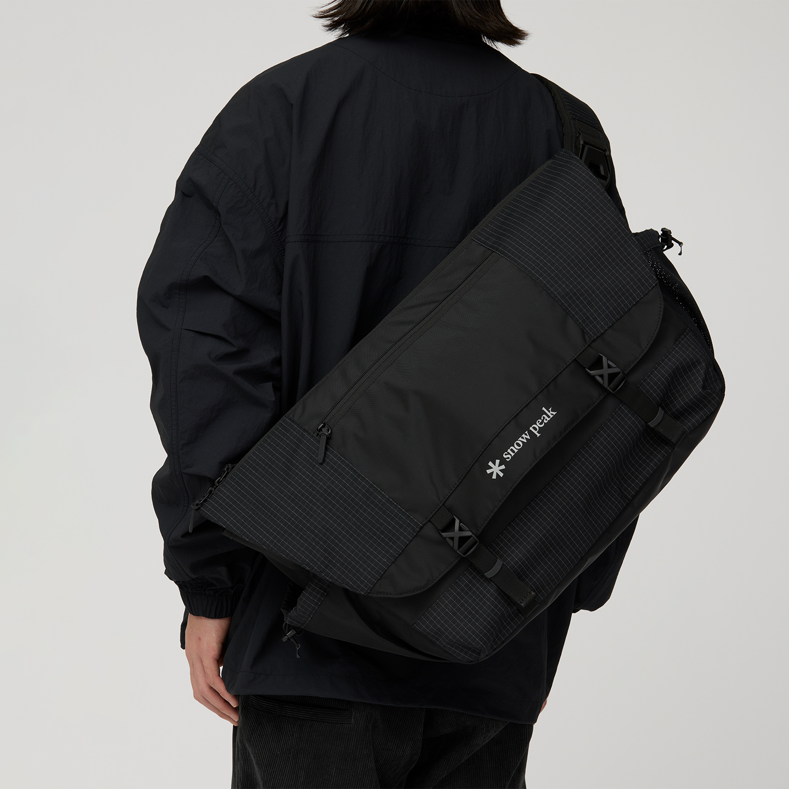 Grid Messenger Bag